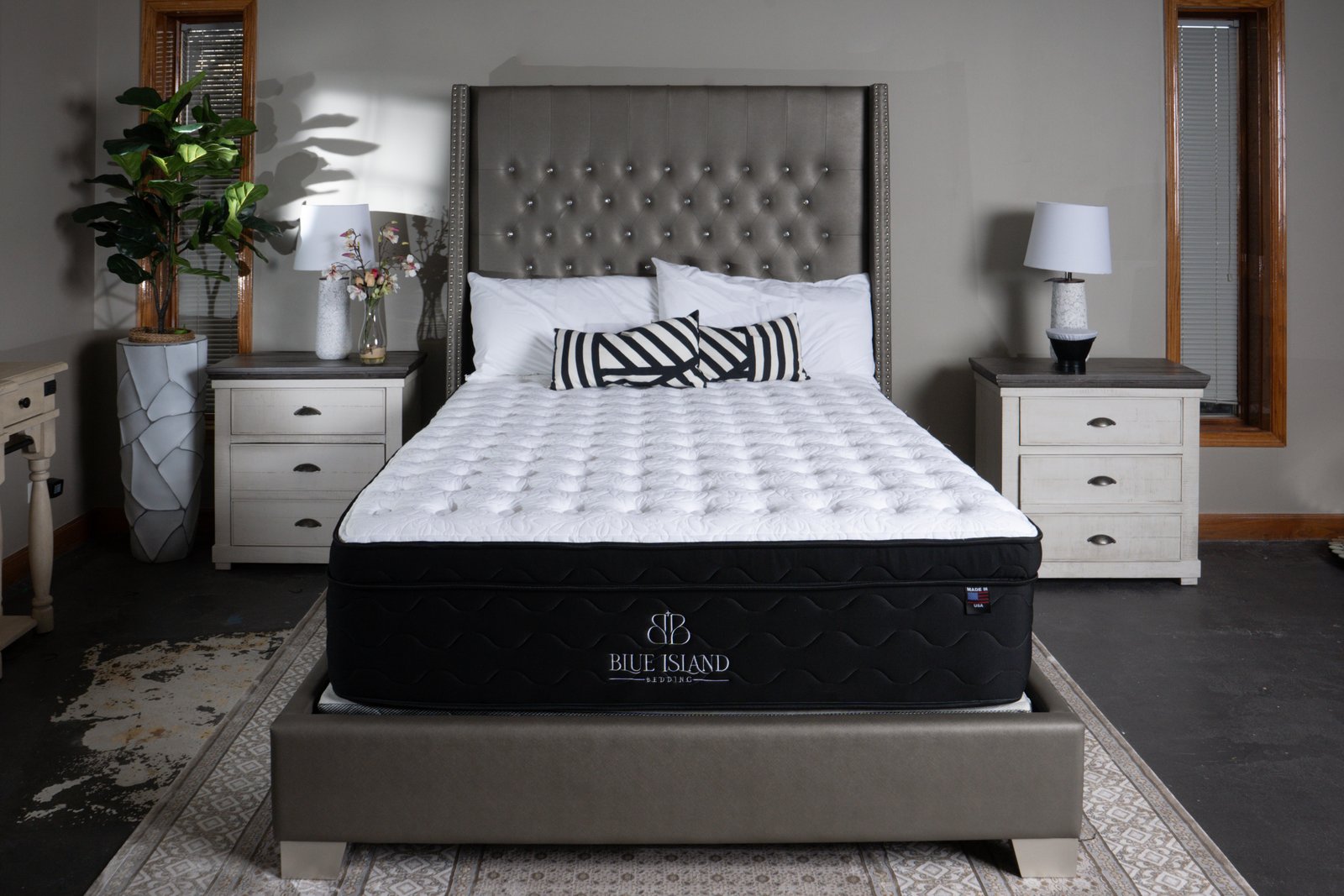 ONYX 16" PLUSH PILLOW TOP